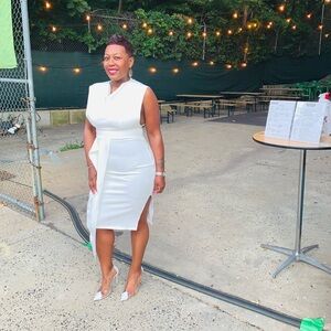 Elegant White Sleeveless Dress